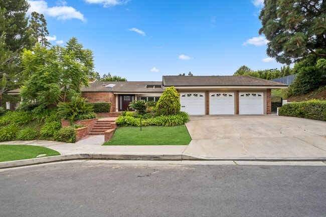 property at 17 Pinehurst Ln