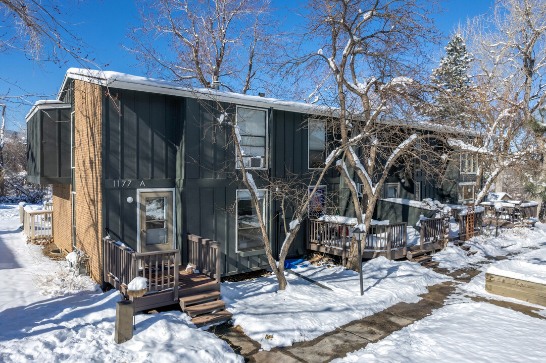 1177 Bear Mountain Dr in Boulder, CO - Foto de edificio