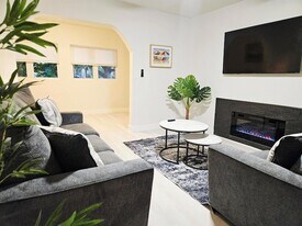 719 Briggs St in West Palm Beach, FL - Building Photo