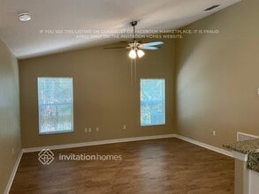 425 E New Hampshire Ave in DeLand, FL - Foto de edificio - Building Photo