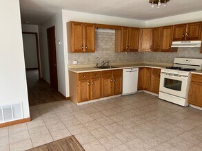 3360 Burtch Rd, Unit B in Grass Lake, MI - Building Photo - Building Photo