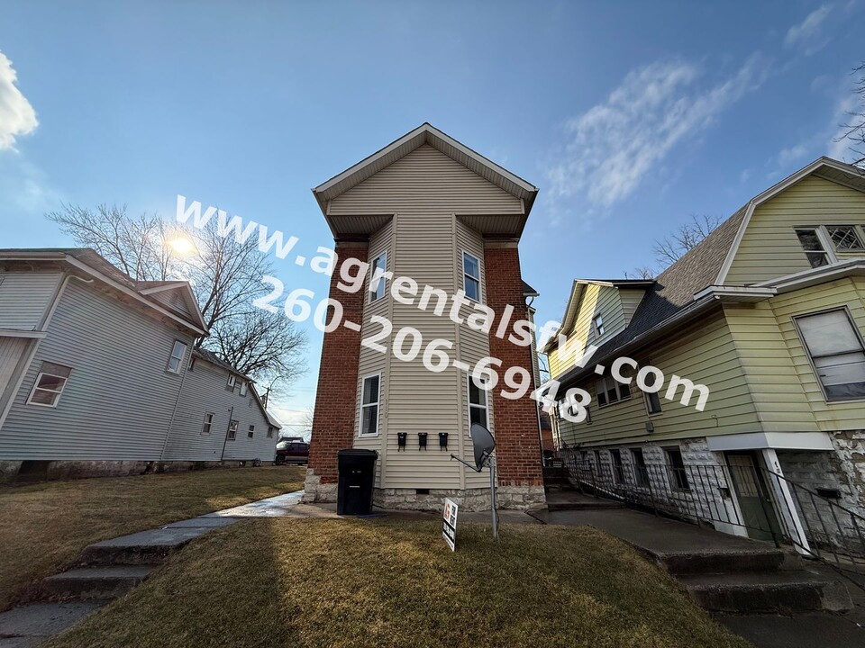 110 S Cowen St Exd in Garrett, IN - Building Photo