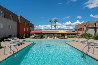 Toscana Cove Apartments in Tucson, AZ - Building Photo - Building Photo