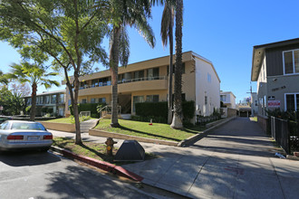 The Ramona Apartments in West Hollywood, CA - Building Photo - Building Photo