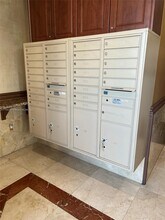 2300 NW 7th St-Unit -104 in Miami, FL - Building Photo - Building Photo