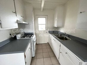 1136 Phoenix Ave in Seaside, CA - Building Photo - Building Photo