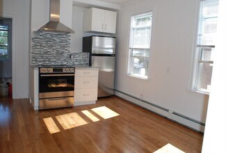 21 Durham St in Somerville, MA - Building Photo - Building Photo