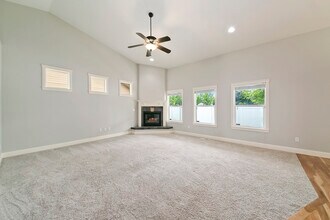 1941 w placer creek ct in Nampa, ID - Foto de edificio - Building Photo