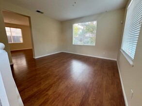 170 Remington St in Brentwood, CA - Building Photo - Building Photo