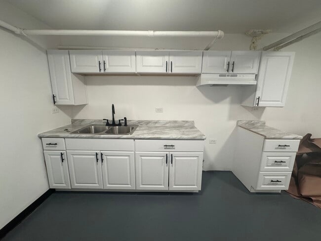 1045 E 73rd St in Chicago, IL - Building Photo - Building Photo
