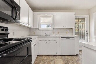 2004 N 39th St in Waco, TX - Building Photo - Building Photo