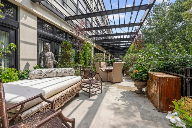 1070 W 15th St in Chicago, IL - Building Photo - Building Photo
