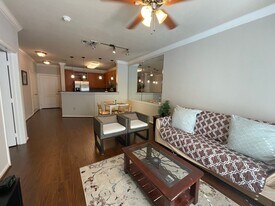 1711 Old Spanish Trl in Houston, TX - Building Photo