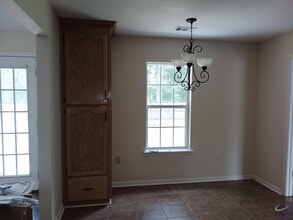 732 Gateway Dr in Bonaire, GA - Building Photo - Building Photo