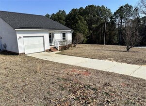 4910 Paulsun Dr in Fayetteville, NC - Building Photo - Building Photo