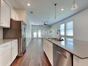 1111 Walden Pond Dr in Plant City, FL - Building Photo - Building Photo