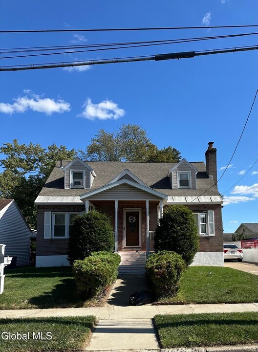 6 Elliott Ave in Schenectady, NY - Building Photo