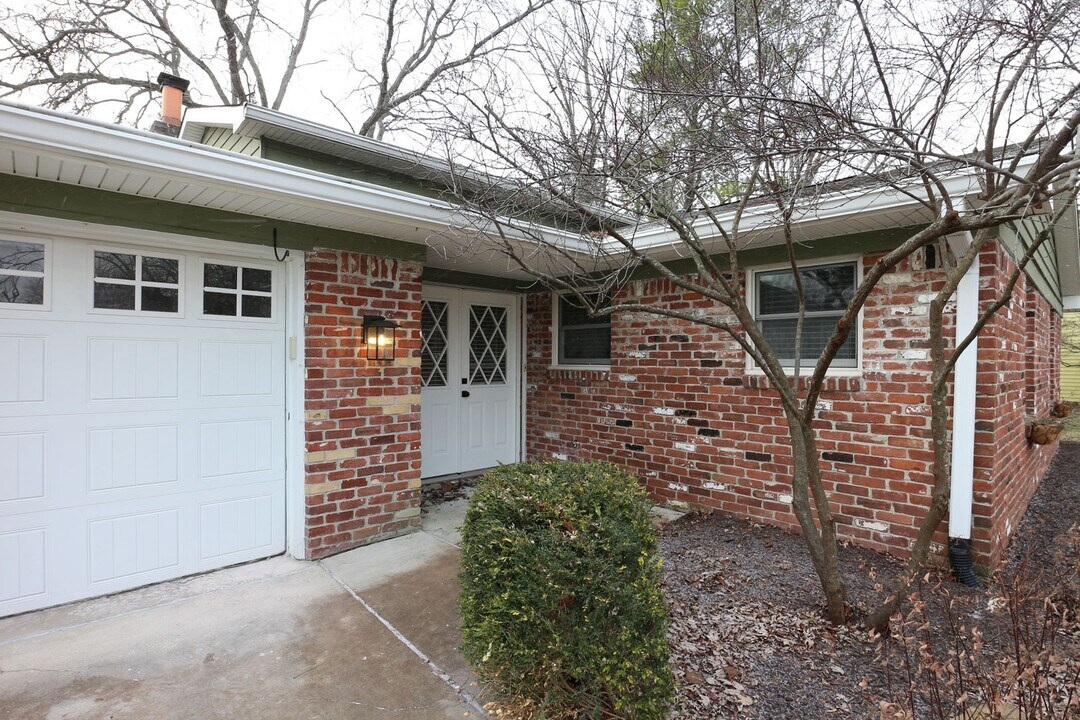 513 Concord Ln in Carmel, IN - Building Photo