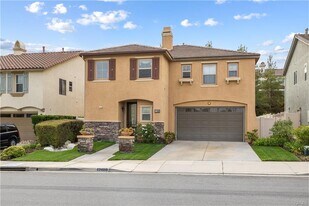 17408 Winter Pine Way in Santa Clarita, CA - Building Photo