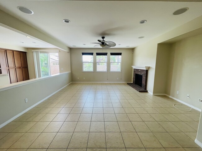 6812 Kenton Pl in Corona, CA - Building Photo - Building Photo