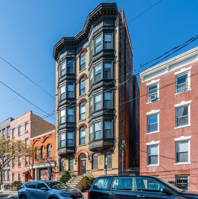 214 Park Ave in Hoboken, NJ - Building Photo - Building Photo