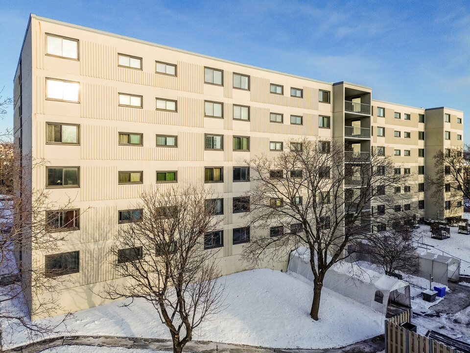 5025 5E Av O in Québec, QC - Building Photo