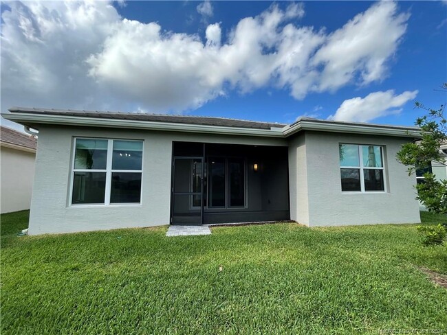 11396 SW Willow Ln in Port St. Lucie, FL - Building Photo - Building Photo