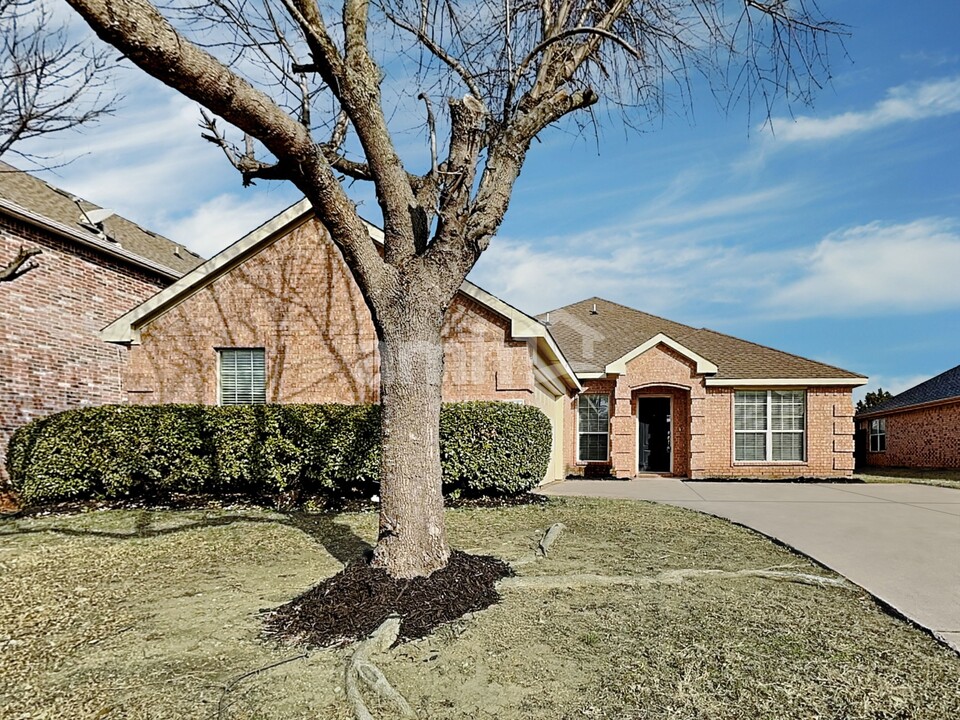 749 Mulberry Ct in Red Oak, TX - Building Photo