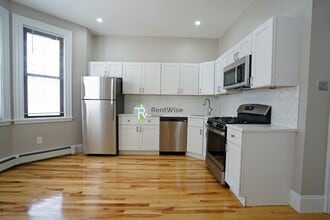 72 Gardner St, Unit C1 in Boston, MA - Foto de edificio - Building Photo