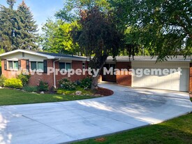 1204 W Highland View Dr in Boise, ID - Building Photo
