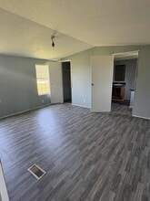 1462 Dearing Rd in Glasgow, KY - Building Photo - Building Photo