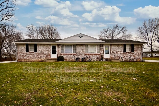 property at 1618 Clearbrook Rd NW