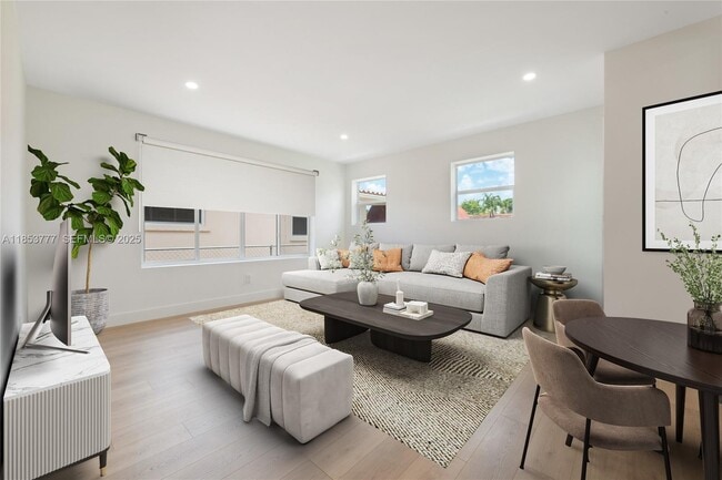 2811 SW 65th Ave in Miami, FL - Foto de edificio - Building Photo