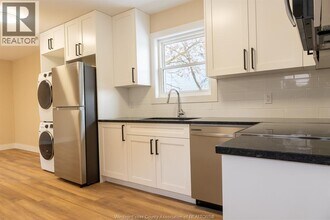 3495 Bloomfield Rd in Windsor, ON - Building Photo - Building Photo