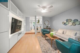 2560 Walnut Blvd in Walnut Creek, CA - Building Photo - Building Photo