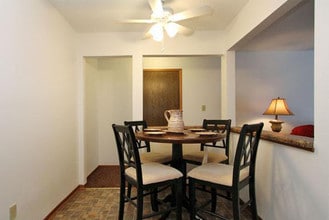 Park Forest in Des Moines, IA - Building Photo - Interior Photo
