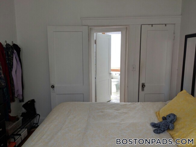 97 Hancock St, Unit 8 in Cambridge, MA - Foto de edificio - Building Photo