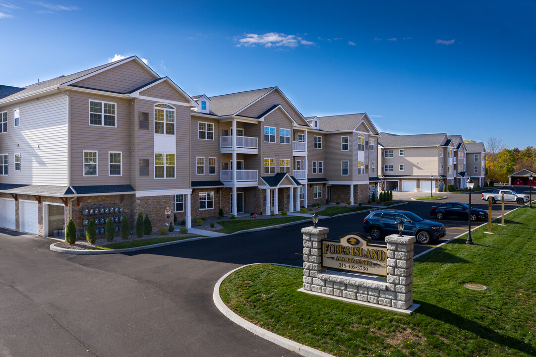 Fobes Island Apartments in Baldwinsville, NY - Building Photo