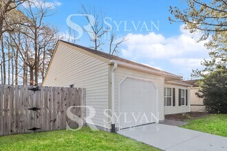 1596 Mill Oak Dr in Virginia Beach, VA - Building Photo - Building Photo