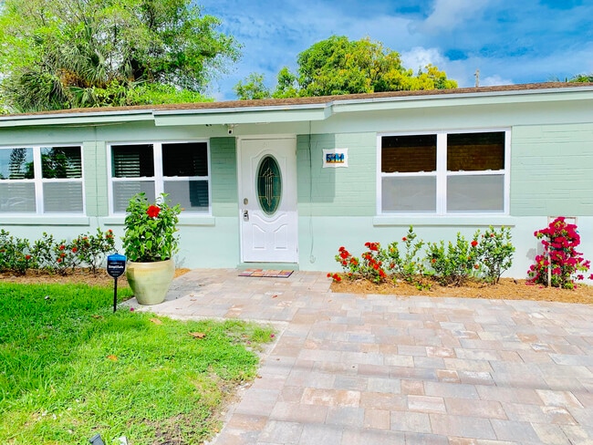 511 NW 3rd St