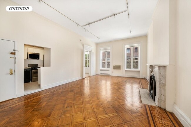 120 E 19th St in New York, NY - Building Photo - Building Photo