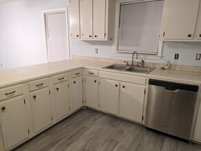 203 Water Oak Dr in Goose Creek, SC - Building Photo - Building Photo