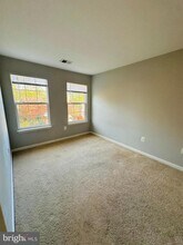 6719 Emmanuel Ct in Gainesville, VA - Foto de edificio - Building Photo