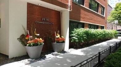 Commonwealth on the Park Apartments in Chicago, IL - Foto de edificio - Building Photo