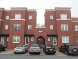 400 Clarice Ave in Charlotte, NC - Building Photo