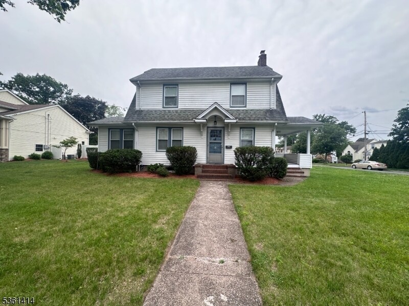 208 W Midland Ave in Paramus, NJ - Building Photo
