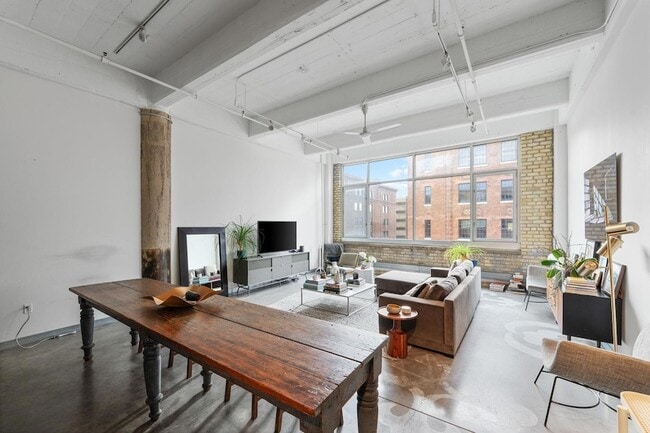 700 N Washington Ave in Minneapolis, MN - Foto de edificio - Building Photo