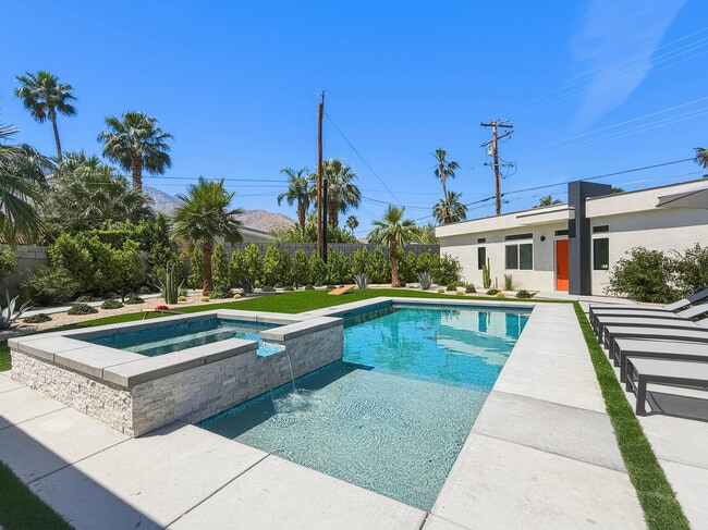2197 Jacques Dr in Palm Springs, CA - Foto de edificio - Building Photo