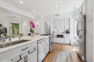3131 N Clifton Ave in Chicago, IL - Building Photo - Building Photo