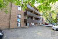 Crescent Heights Apartments in Calgary, AB - Building Photo - Building Photo